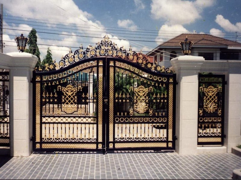 Xu hướng xây cổng cửa đi nhôm đúc cho nhà thêm sang trọng • Maucuadi.vn